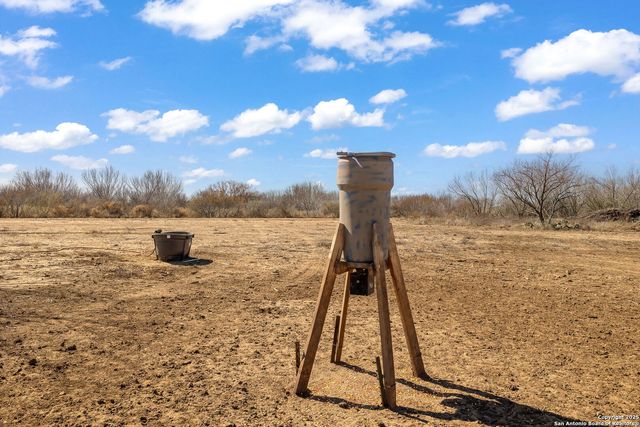 11211 FM 2779, Moore, TX 78057