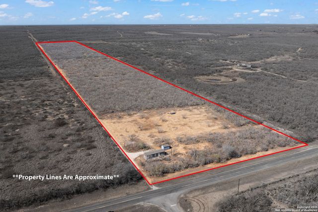 11211 FM 2779, Moore, TX 78057