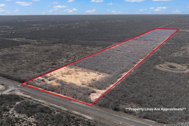 11211 FM 2779, Moore, TX 78057