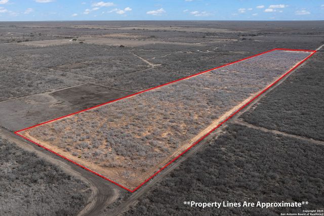 11211 FM 2779, Moore, TX 78057