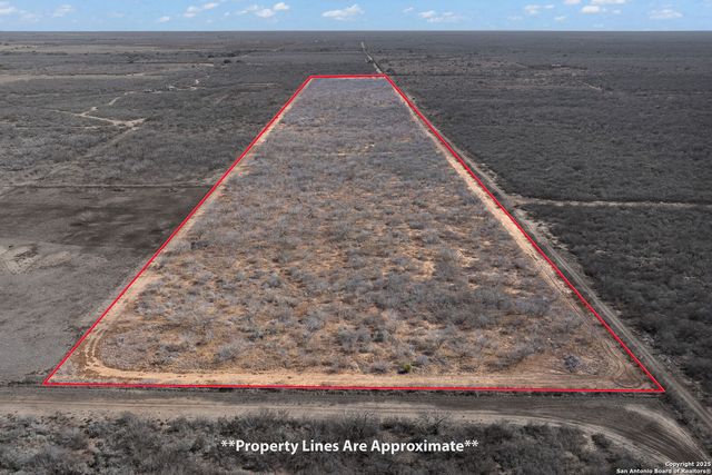 11211 FM 2779, Moore, TX 78057