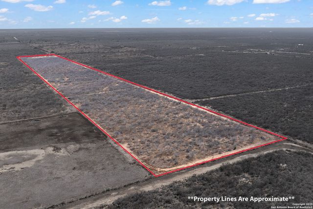 11211 FM 2779, Moore, TX 78057