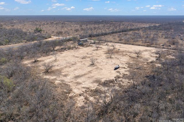 11211 FM 2779, Moore, TX 78057