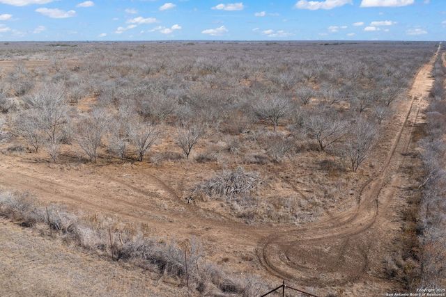 11211 FM 2779, Moore, TX 78057