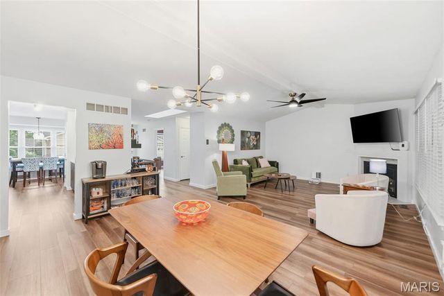 48 Rue De Paix 39, Lake St Louis, MO 63367
