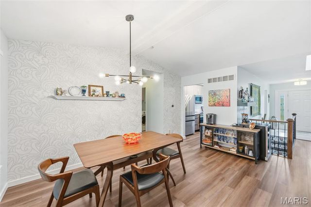 48 Rue De Paix 39, Lake St Louis, MO 63367