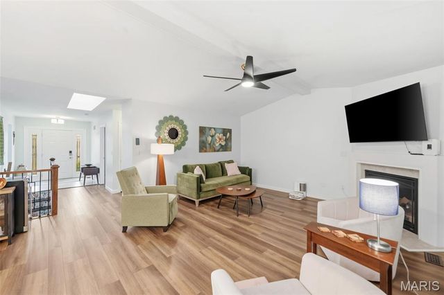 48 Rue De Paix 39, Lake St Louis, MO 63367