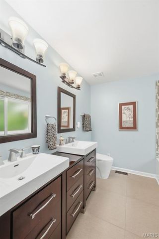 48 Rue De Paix 39, Lake St Louis, MO 63367