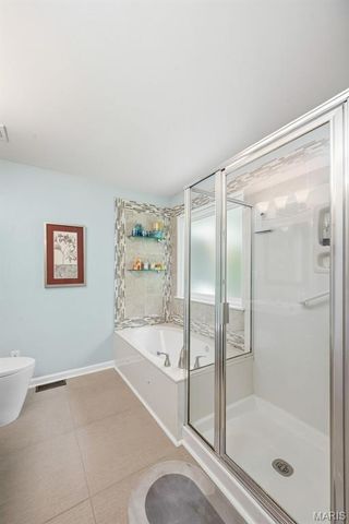 48 Rue De Paix 39, Lake St Louis, MO 63367