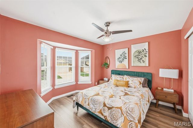 48 Rue De Paix 39, Lake St Louis, MO 63367