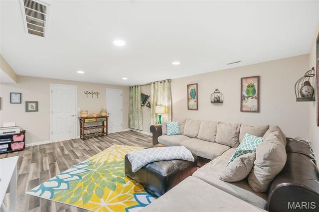 48 Rue De Paix 39, Lake St Louis, MO 63367