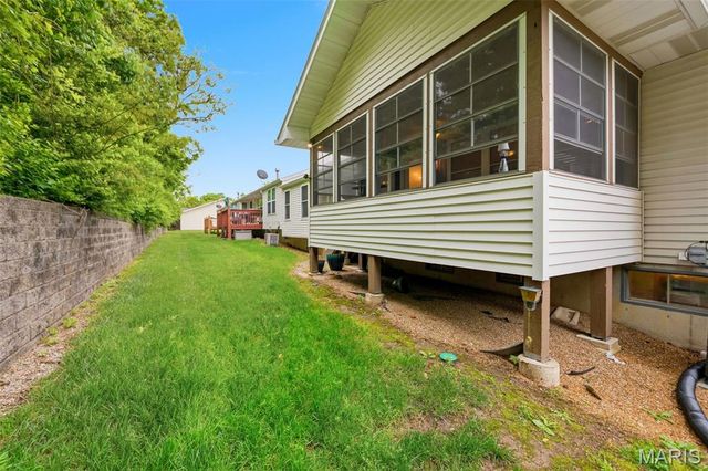 48 Rue De Paix 39, Lake St Louis, MO 63367