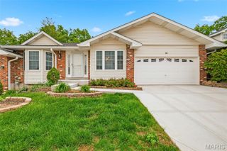 48 Rue De Paix 39, Lake St Louis, MO 63367