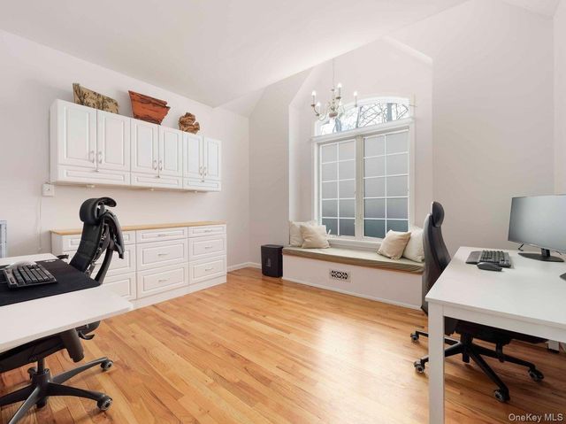 36 Horseshoe Path, Pawling, NY 12564