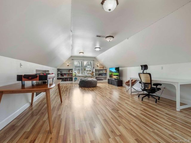 36 Horseshoe Path, Pawling, NY 12564