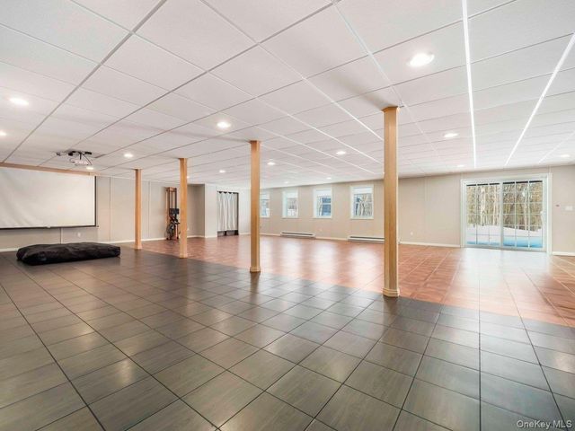 36 Horseshoe Path, Pawling, NY 12564