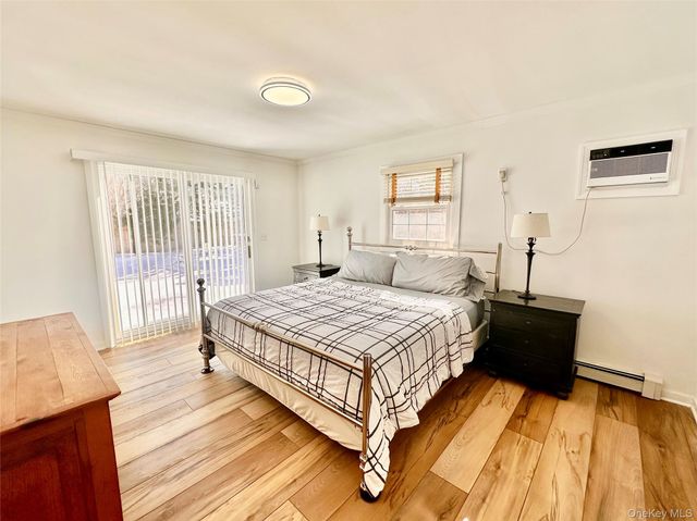 16 Osceola Lane, Southampton, NY 11968