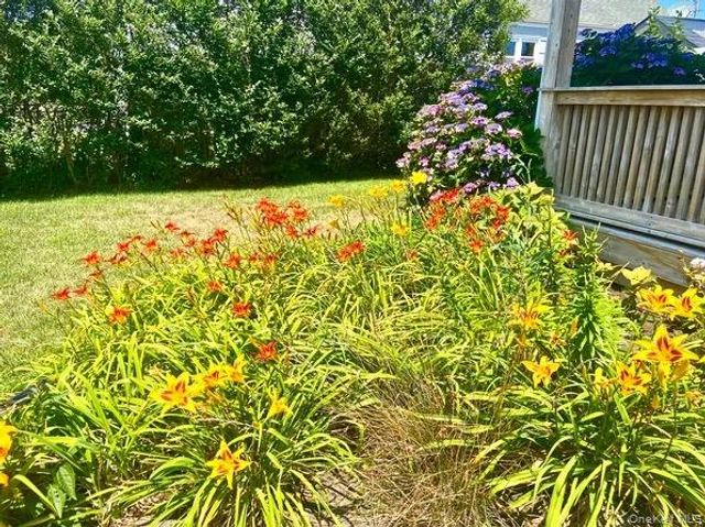 16 Osceola Lane, Southampton, NY 11968