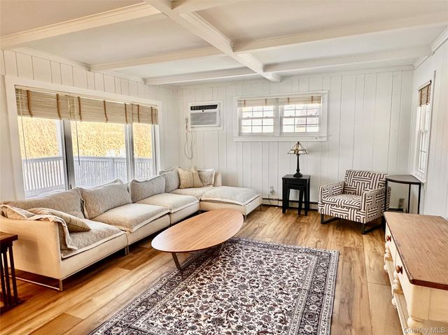 16 Osceola Lane, Southampton, NY 11968