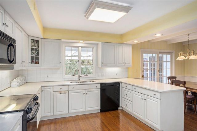 1440 Edgewood Avenue SE, Grand Rapids, MI 49506