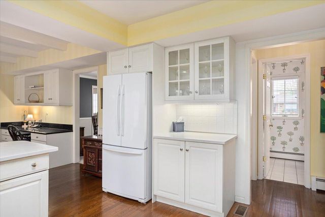 1440 Edgewood Avenue SE, Grand Rapids, MI 49506