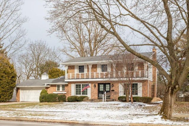 1440 Edgewood Avenue SE, Grand Rapids, MI 49506