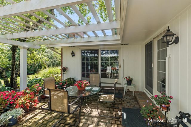 1440 Edgewood Avenue SE, Grand Rapids, MI 49506