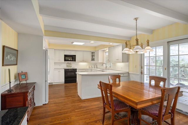 1440 Edgewood Avenue SE, Grand Rapids, MI 49506