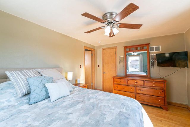 908 EIGHTH STREET, Menasha, WI 54952