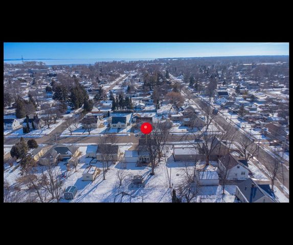 908 EIGHTH STREET, Menasha, WI 54952