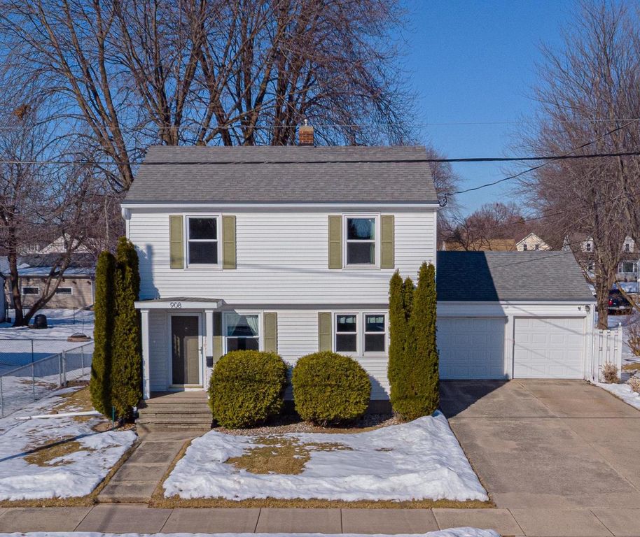 908 EIGHTH STREET, Menasha, WI 54952