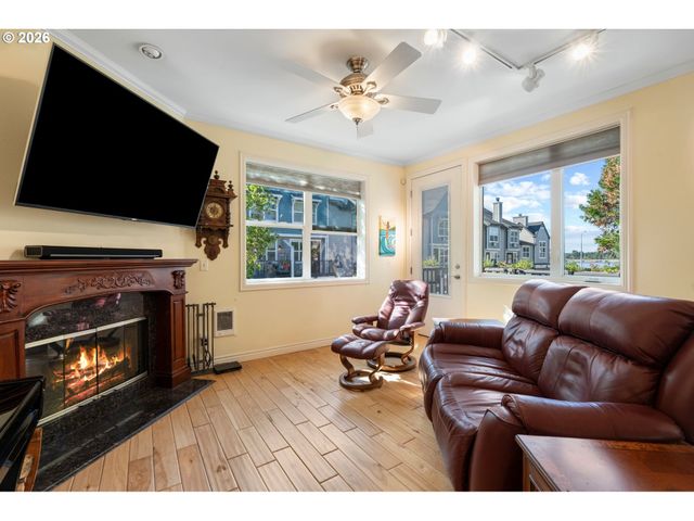 1728 Se HALYARD Ln, Vancouver, WA 98661