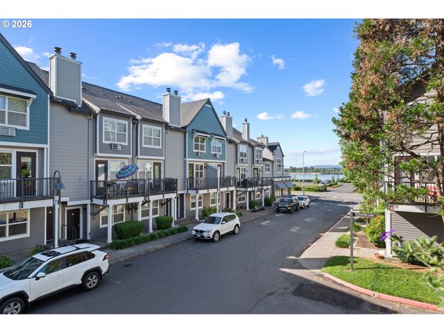 1728 Se HALYARD Ln, Vancouver, WA 98661