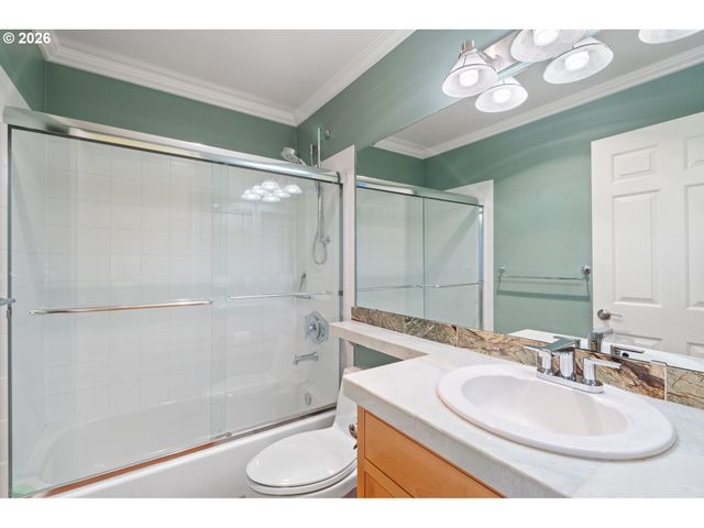 1728 Se HALYARD Ln, Vancouver, WA 98661