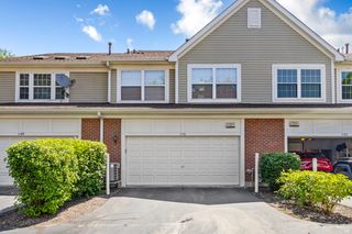 1151 Georgetown Way 1151, Vernon Hills, IL 60061