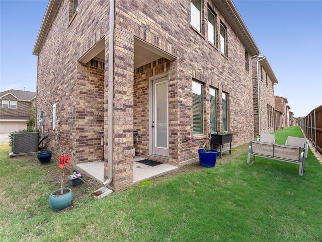223 Woodson Street, Irving, TX 75063
