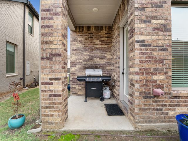 223 Woodson Street, Irving, TX 75063