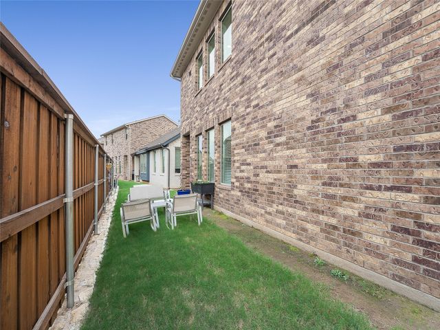 223 Woodson Street, Irving, TX 75063