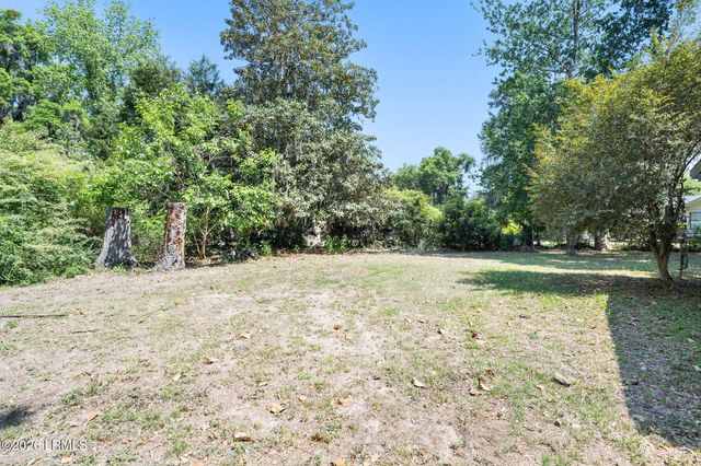 2003 Broad River Drive, Beaufort, SC 29906