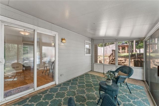 1047 Kennesborough Road NW, Kennesaw, GA 30144