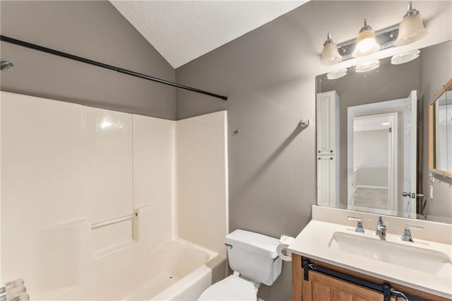 1047 Kennesborough Road NW, Kennesaw, GA 30144