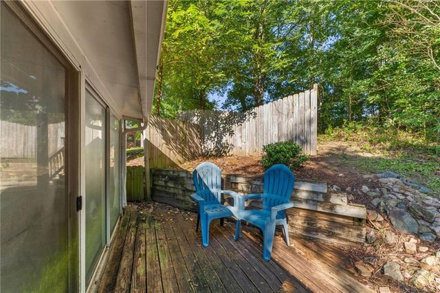 1047 Kennesborough Road NW, Kennesaw, GA 30144