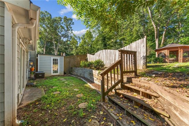 1047 Kennesborough Road NW, Kennesaw, GA 30144