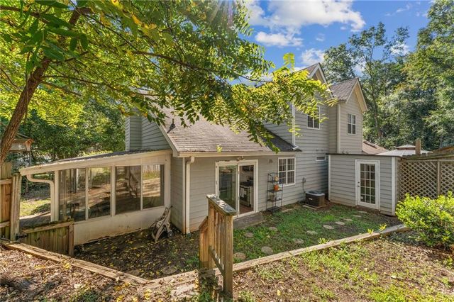 1047 Kennesborough Road NW, Kennesaw, GA 30144