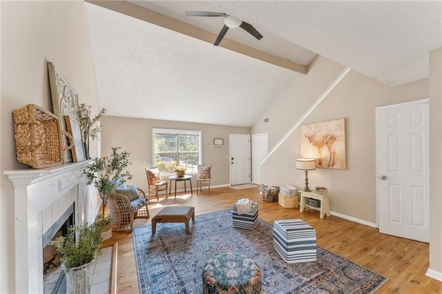 1047 Kennesborough Road NW, Kennesaw, GA 30144