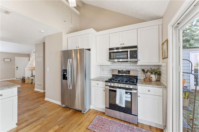 1047 Kennesborough Road NW, Kennesaw, GA 30144