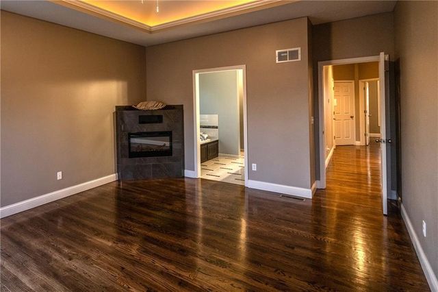 8643 N Myrtle Avenue, Kansas City, MO 64156