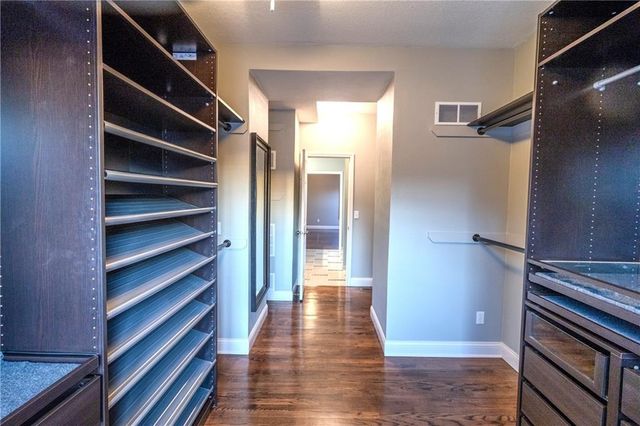 8643 N Myrtle Avenue, Kansas City, MO 64156