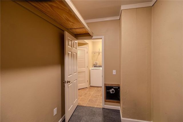 8643 N Myrtle Avenue, Kansas City, MO 64156