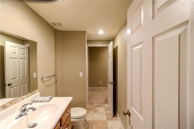 8643 N Myrtle Avenue, Kansas City, MO 64156